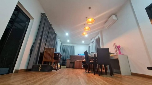 ขายบ้านสไตล์ โมเดริ์น มินิมอล สันกำแพง ใกล้ถนนคนเดิน