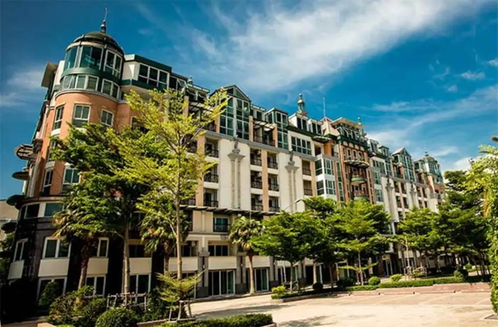 ฌ็องเซลิเซ่ อเวนิว ติวานนท์-แจ้งวัฒนะ (อาคาร C)