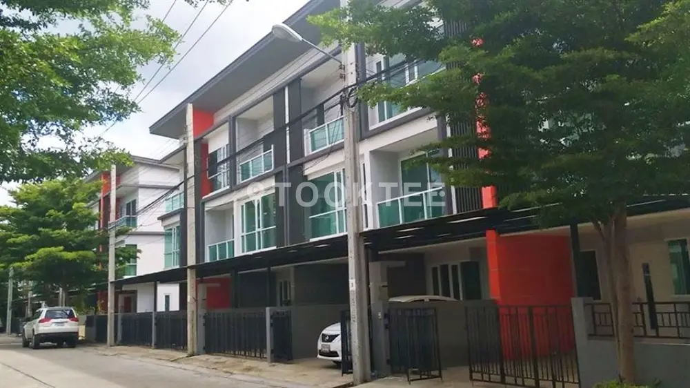 ดิ ไอบอกซ์ (เกษตร-นวมินทร์)