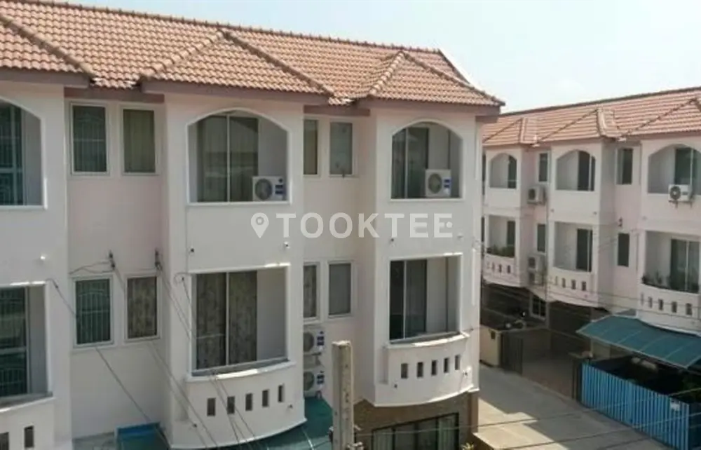 โฮมอินทาวน์ นวมินทร์ 163