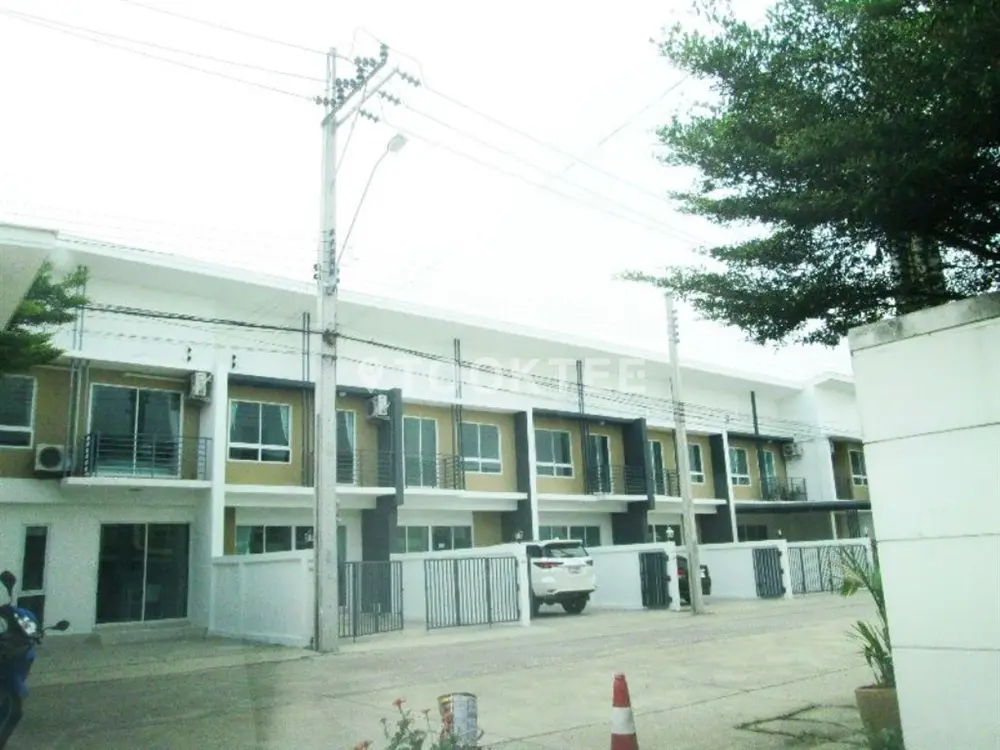 บีอาร์ @ อารีน่า หนองจอก (แอสตัน วิลล์)