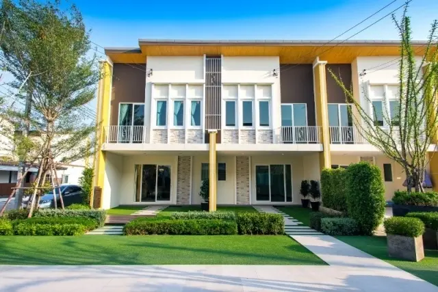 โกลเด้นท์ ทาวน์ รามคำแหง-วงแหวน