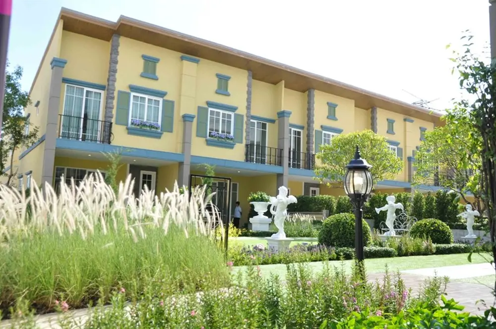 โกลเด้นทาวน์ อ่อนนุช-พัฒนาการ 2