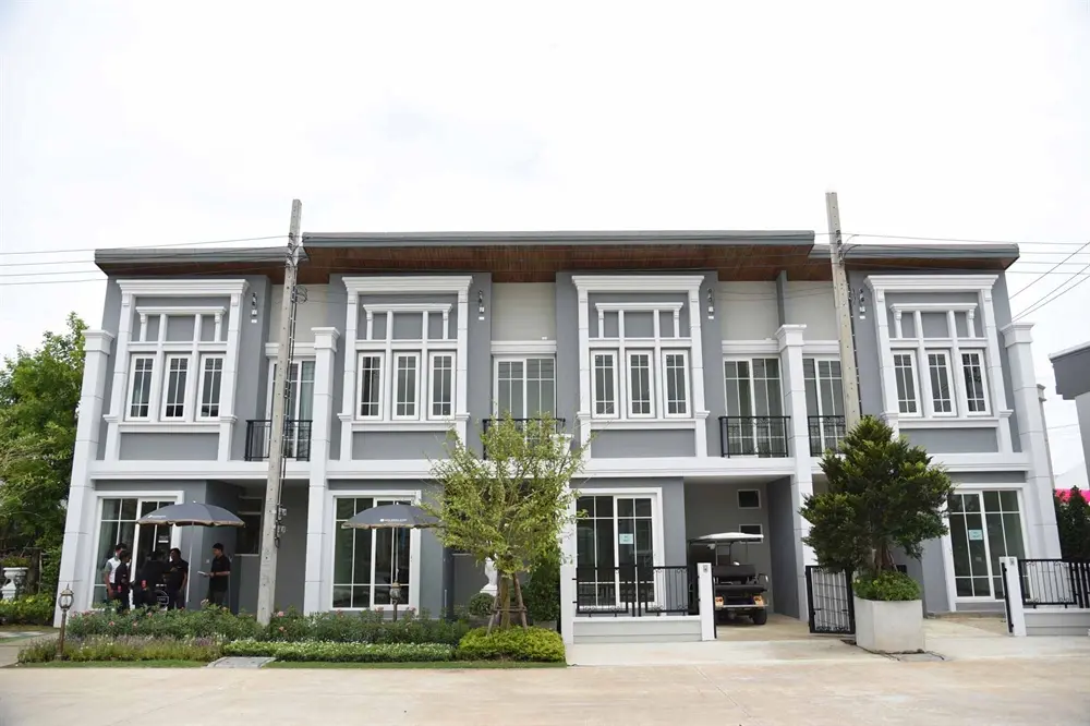 โกลเด้น ทาวน์ ๓ บางนา-สวนหลวง