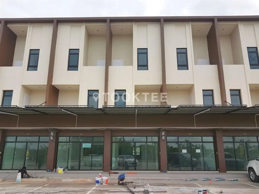 กลิทเทอร์ ทาวน์ บางนา-บางบ่อ