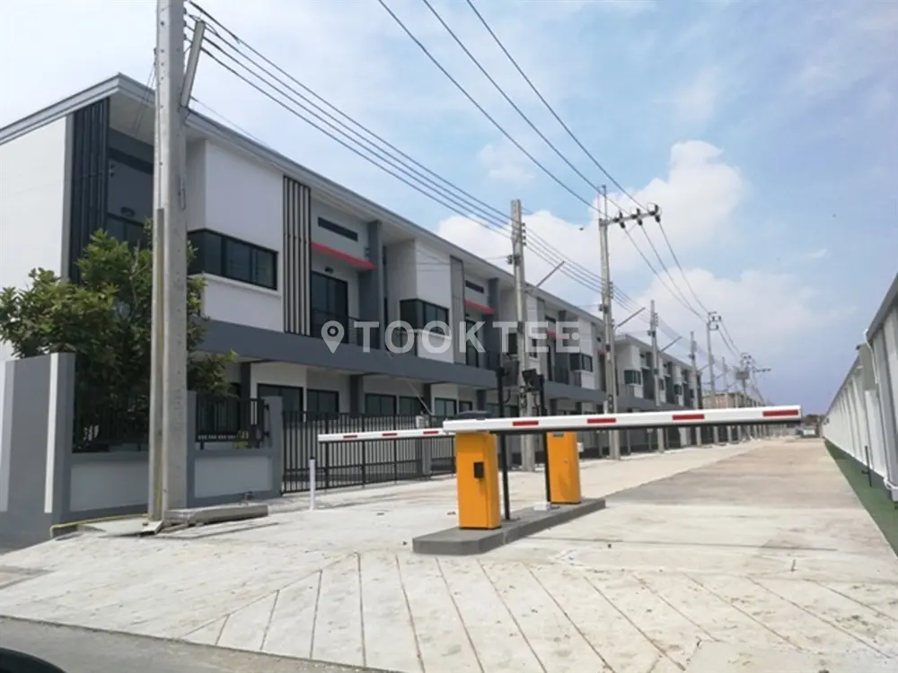 แพลทฟอร์ม ทาวน์ (บางนา-ตราด กม.24)