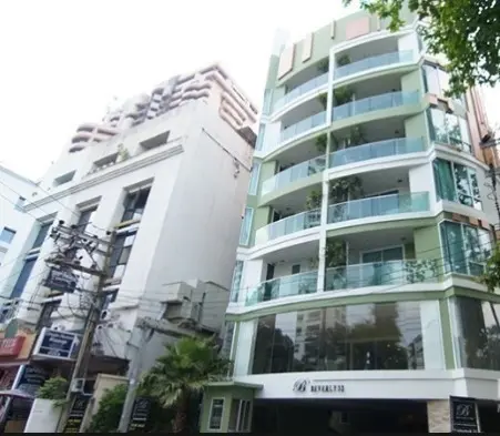 เบเวอรี่ 33