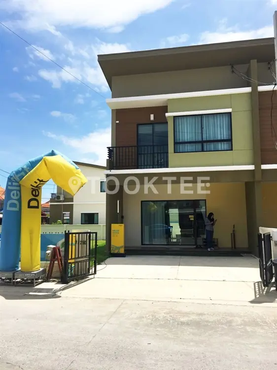 ดีไลท์ แอท ประชาอุทิศ 90