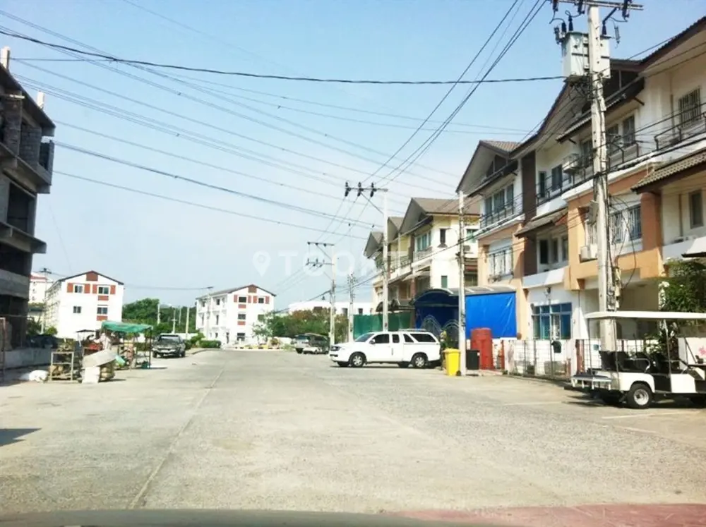 ประชาสุข เลค แอนด์ มอลล์