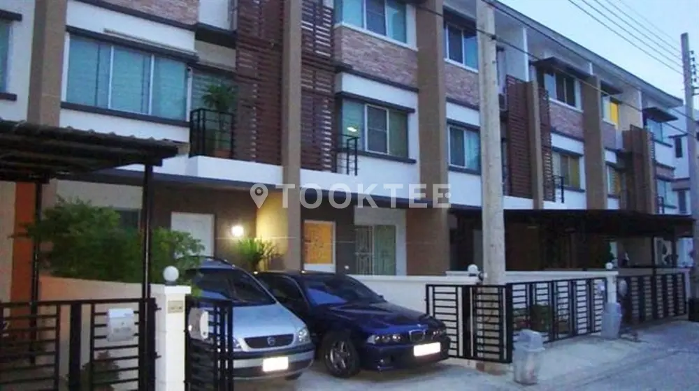 อาคารพาณิชย์ไม่มีชื่อ