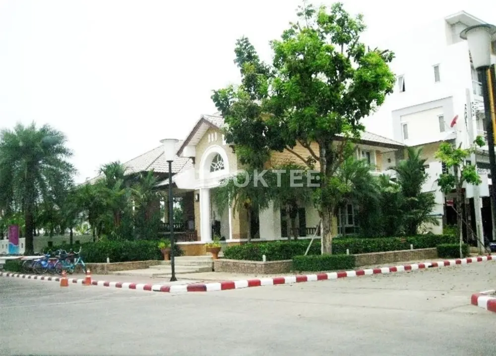 ชวนชื่น เพชรเกษม 81