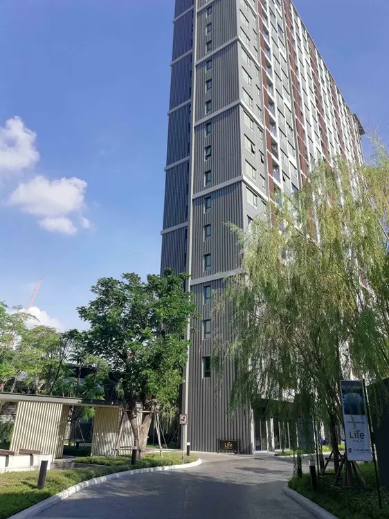 ไลฟ์ ปิ่นเกล้า