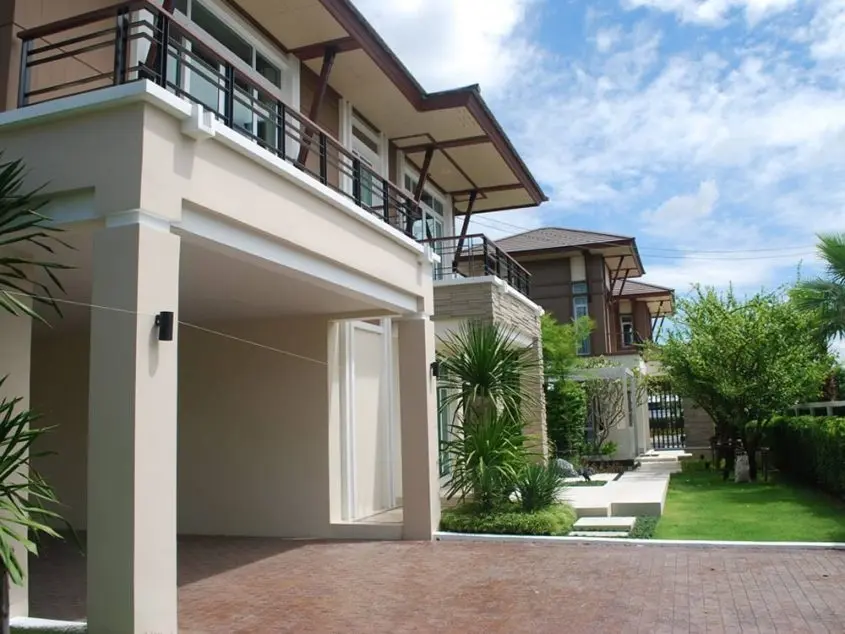 เดอะ รอยัล กรีน พาร์ค (กาญจนาภิเษก-เพชรเกษม)