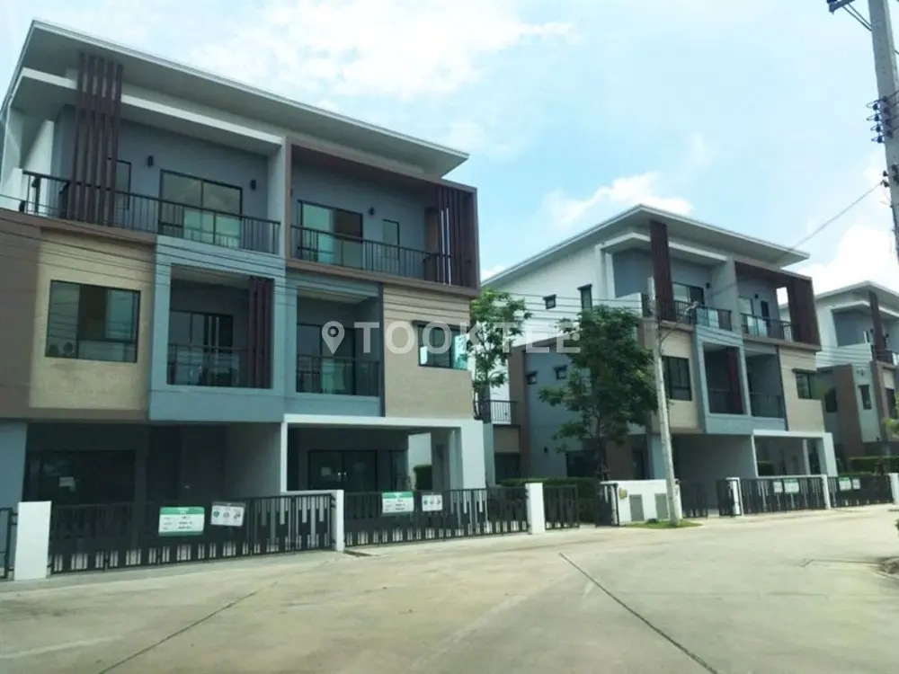 ธนา คลัสเตอร์ เซ็นทรัล-บางใหญ่สเตชั่น