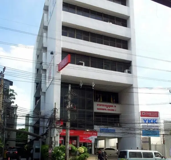 มนูญผล1,อาคาร