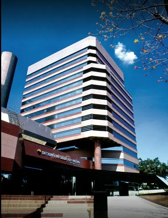 สินธร ทาวเวอร์,อาคาร