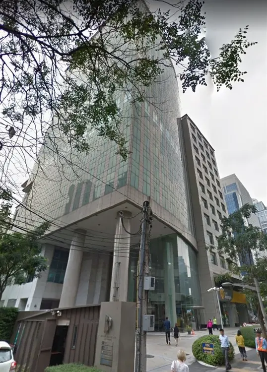 ต้นสนบิวดิ้ง, อาคาร