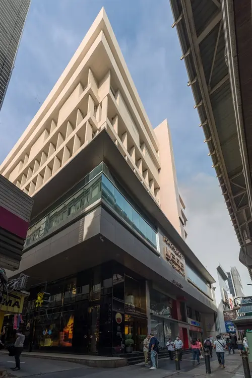 ญาดา, อาคาร