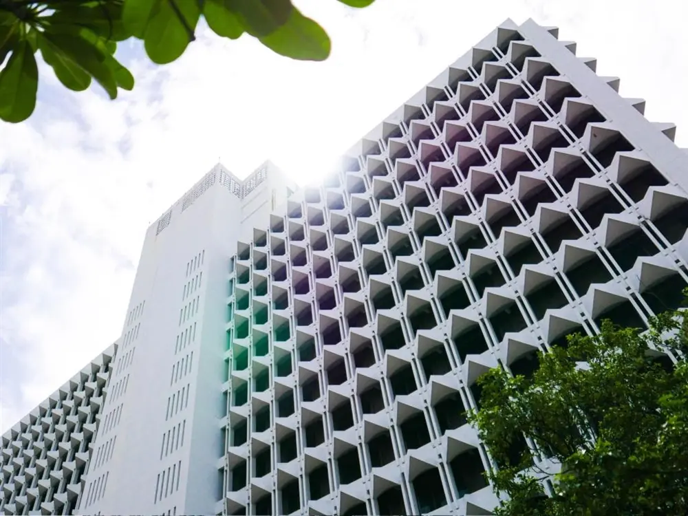 อินทรา รีเจนท์, โรงแรม