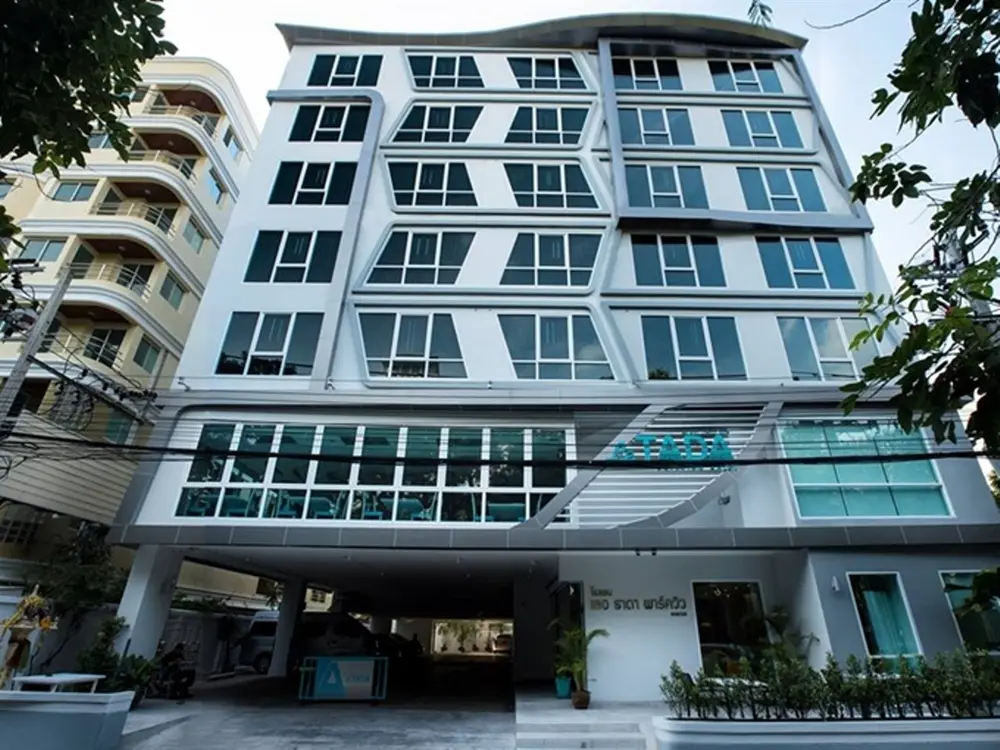 เลอ ธาดา พาร์ควิว, โรงแรม