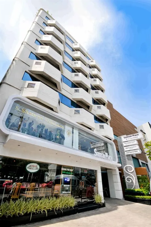 สำราญเพลส, โรงแรม