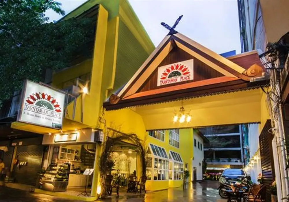 ทานตะวัน สุรวงศ์ กรุงเทพ, โรงแรม