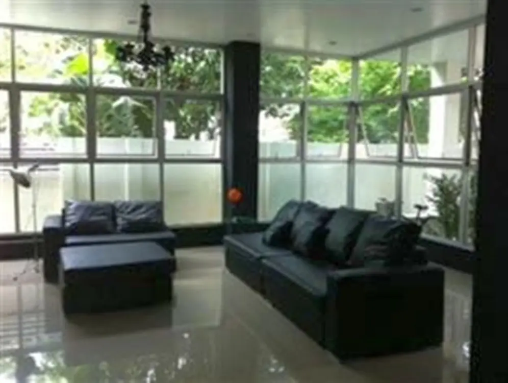 เดอะ ซิตี้ แอท ฟิฟตี้ โฮสเทล