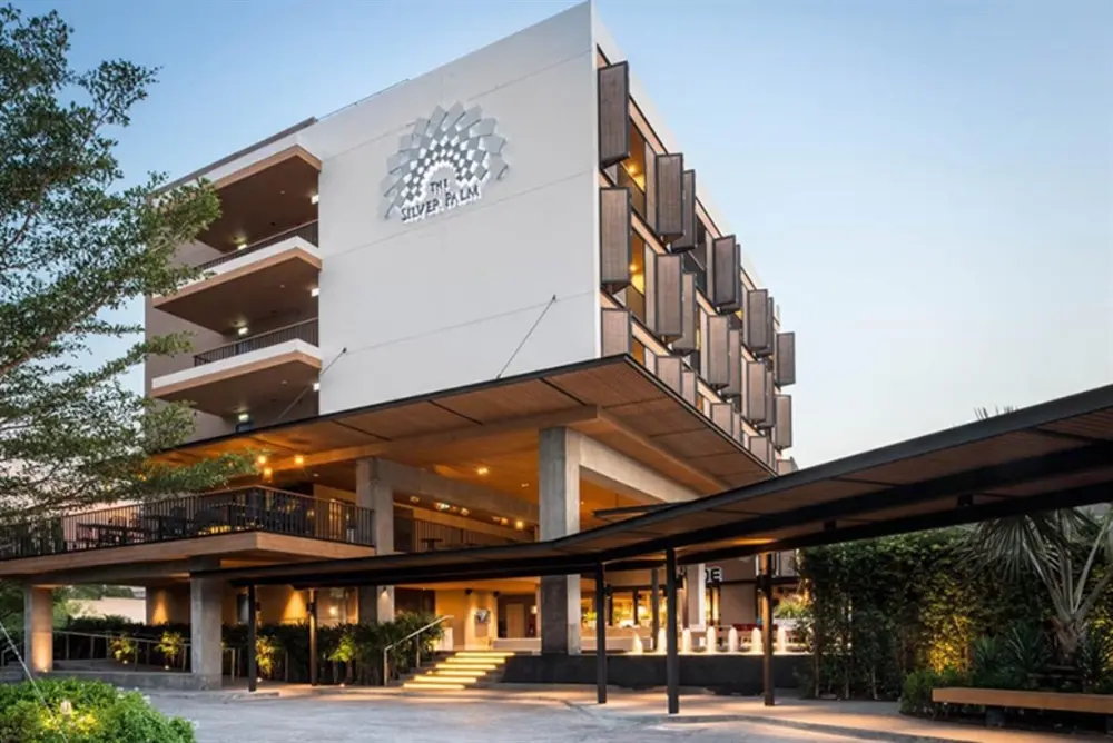 เดอะ ซิลเวอร์ ปาล์ม พระราม 9 หัวหมาก