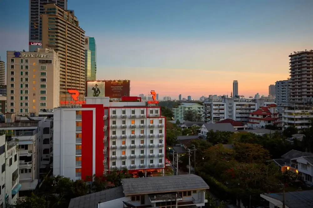 เรด แพลนเนต อโศก กรุงเทพ