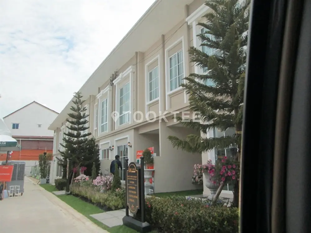 เอ็ม ไลฟ์ บางนา-ลาดกระบัง